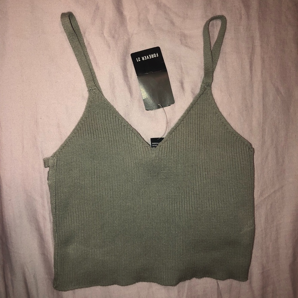 Nwt⭐️ forever 21 crop top with cut outs!